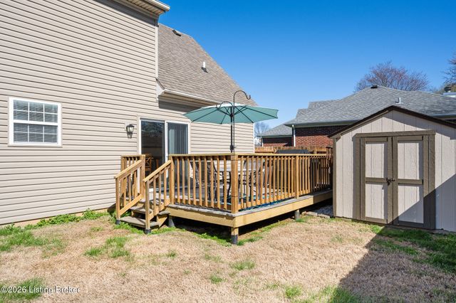 8100 Eagles Crest Ct, Louisville, KY 40291