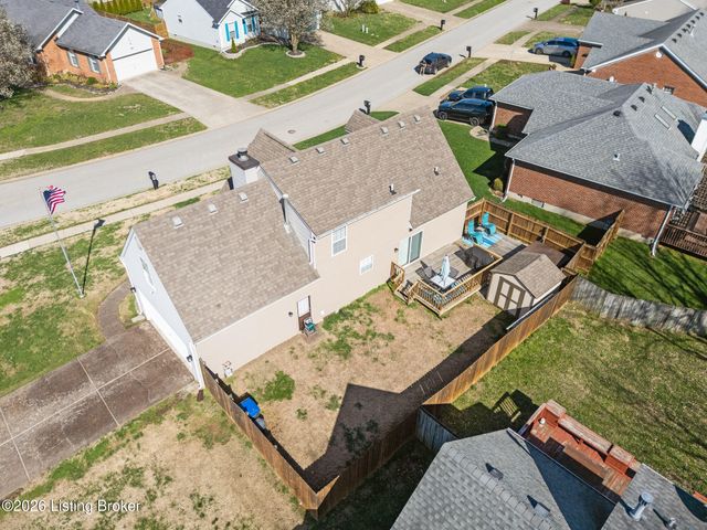 8100 Eagles Crest Ct, Louisville, KY 40291