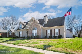 8100 Eagles Crest Ct, Louisville, KY 40291