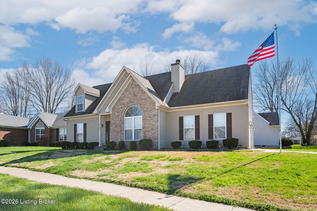 8100 Eagles Crest Ct, Louisville, KY 40291