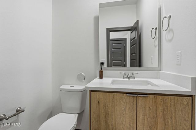 674 Davis Greenwood Court, Vinton, TX 79821