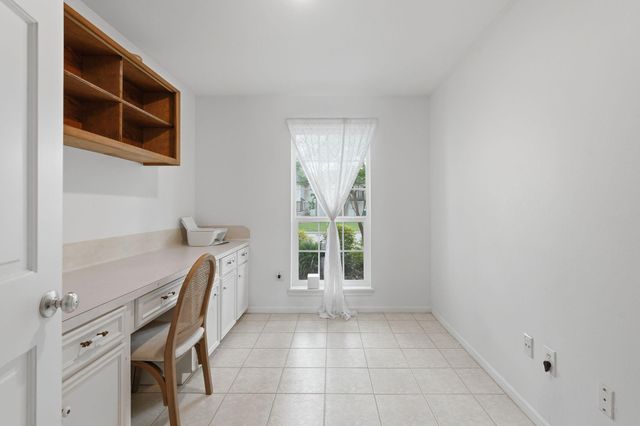 16807 Memorial Oaks Ln, Spring, TX 77379
