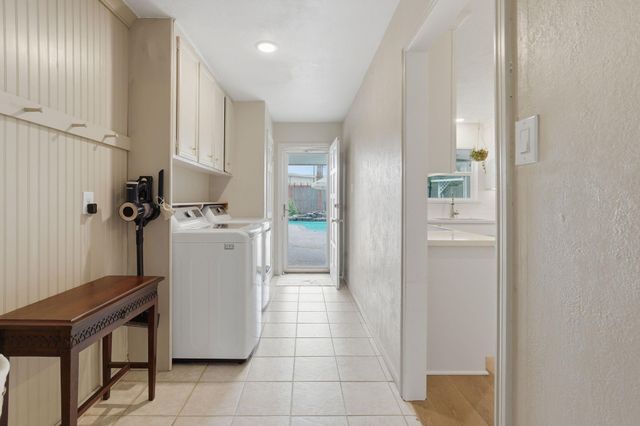16807 Memorial Oaks Ln, Spring, TX 77379