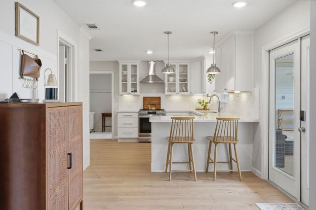 16807 Memorial Oaks Ln, Spring, TX 77379