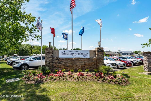 23 Barbados Drive S, Toms River, NJ 08757