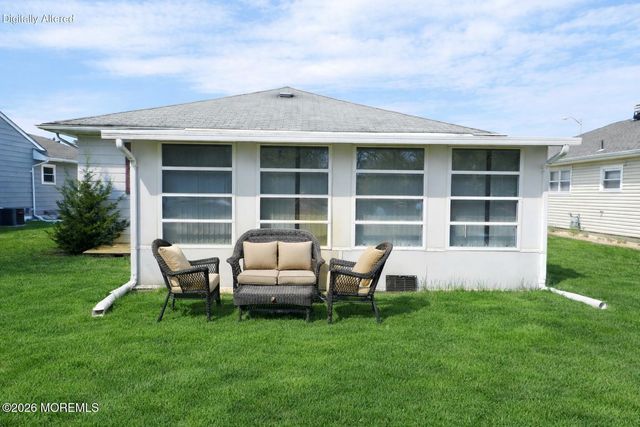 23 Barbados Drive S, Toms River, NJ 08757