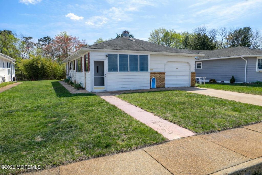 23 Barbados Drive S, Toms River, NJ 08757