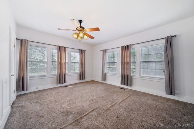 1225 S Delaware Avenue, Okmulgee, OK 74447