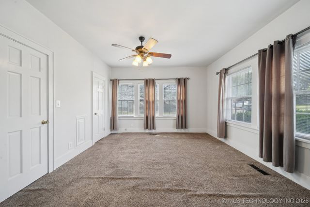 1225 S Delaware Avenue, Okmulgee, OK 74447