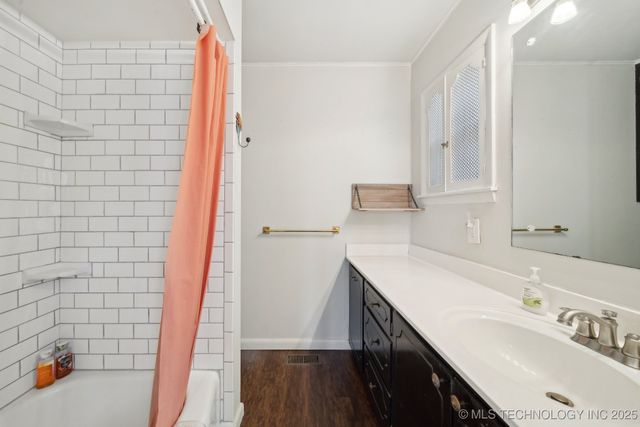 1225 S Delaware Avenue, Okmulgee, OK 74447