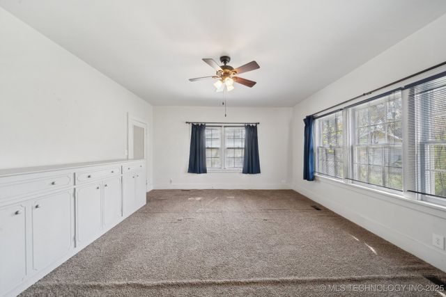 1225 S Delaware Avenue, Okmulgee, OK 74447