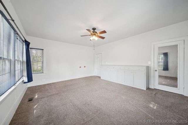 1225 S Delaware Avenue, Okmulgee, OK 74447