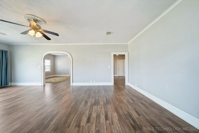 1225 S Delaware Avenue, Okmulgee, OK 74447