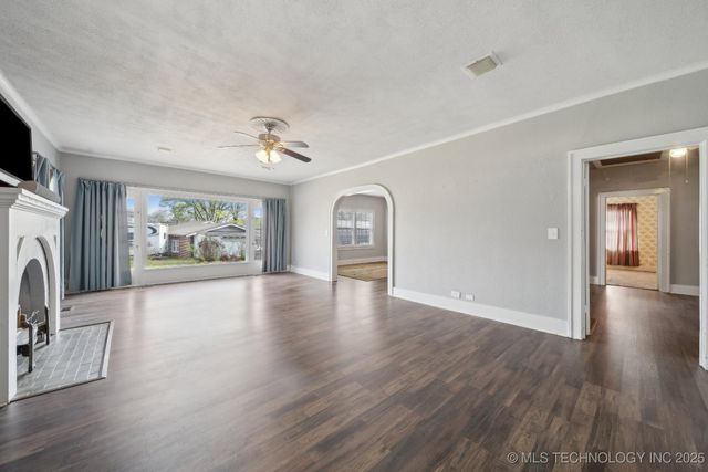 1225 S Delaware Avenue, Okmulgee, OK 74447