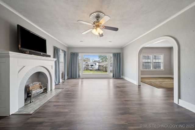 1225 S Delaware Avenue, Okmulgee, OK 74447