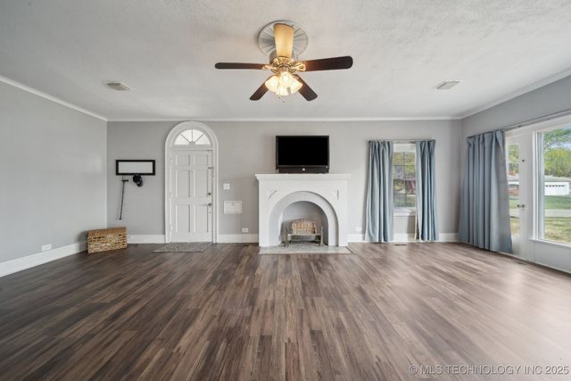 1225 S Delaware Avenue, Okmulgee, OK 74447