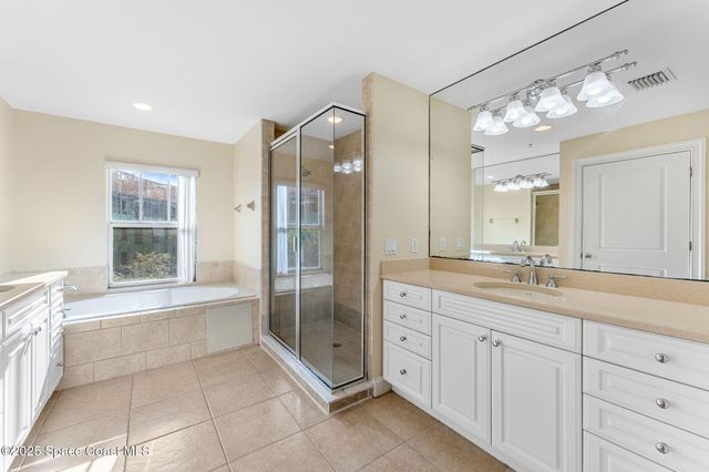 890 NE Vignoles Avenue NE 6, Palm Bay, FL 32905