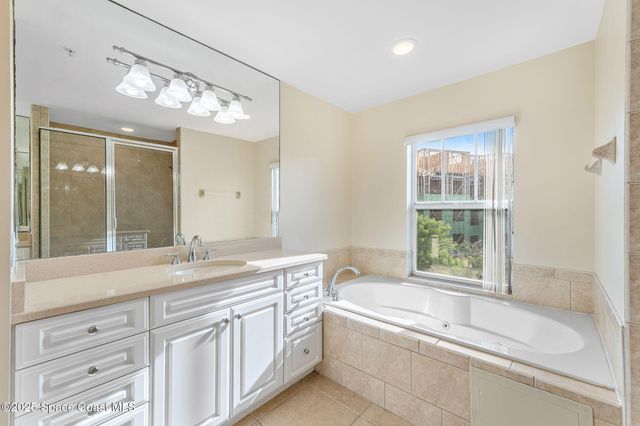 890 NE Vignoles Avenue NE 6, Palm Bay, FL 32905