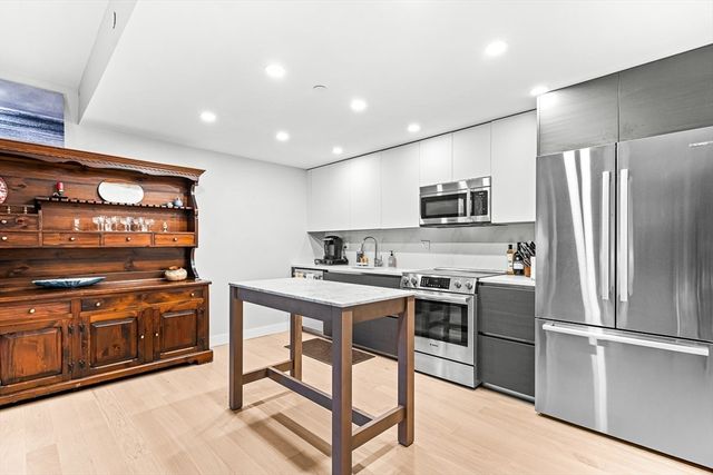 932 Broadway 208, Chelsea, MA 02150