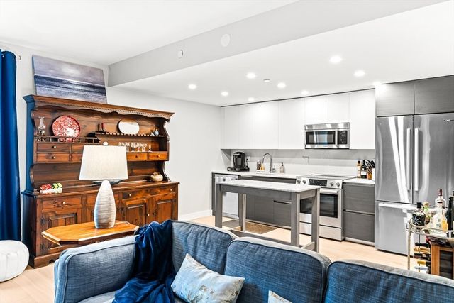 932 Broadway 208, Chelsea, MA 02150