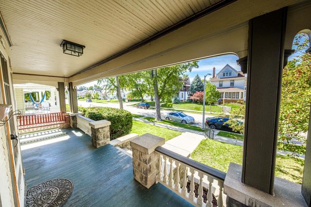 1574 S 79th STREET, West Allis, WI 53214