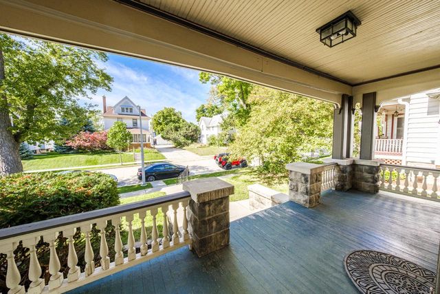 1574 S 79th STREET, West Allis, WI 53214