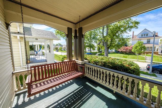 1574 S 79th STREET, West Allis, WI 53214