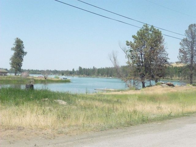 11211 S Lakeview Ct, Medical Lake, WA 99022