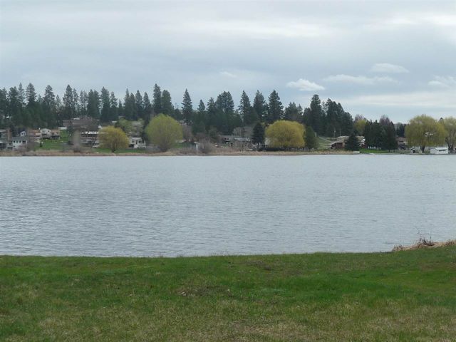 11211 S Lakeview Ct, Medical Lake, WA 99022