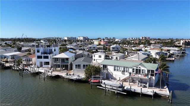 63 Emily LN, Fort Myers Beach, FL 33931