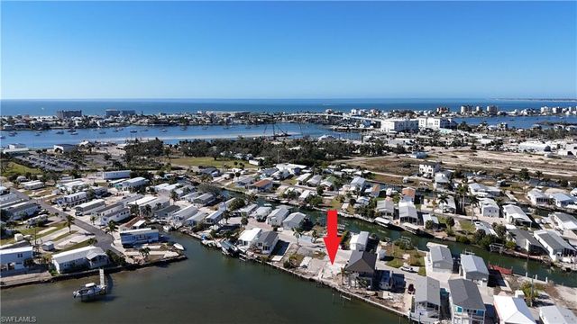63 Emily LN, Fort Myers Beach, FL 33931