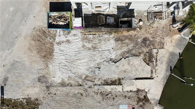 63 Emily LN, Fort Myers Beach, FL 33931