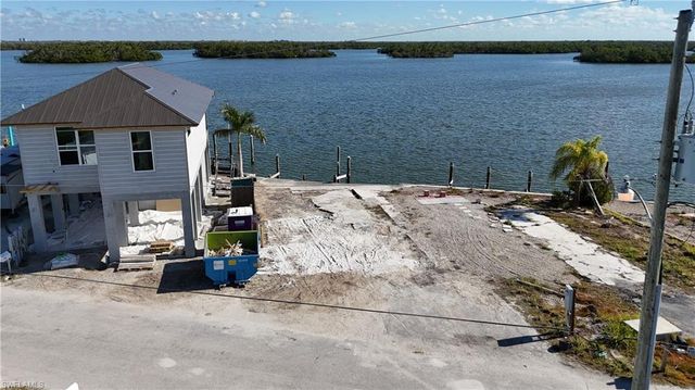 63 Emily LN, Fort Myers Beach, FL 33931