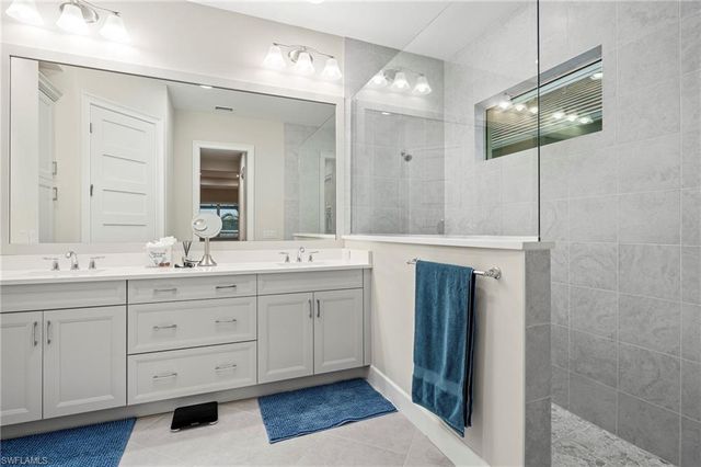 8795 Calypso CT, Naples, FL 34112