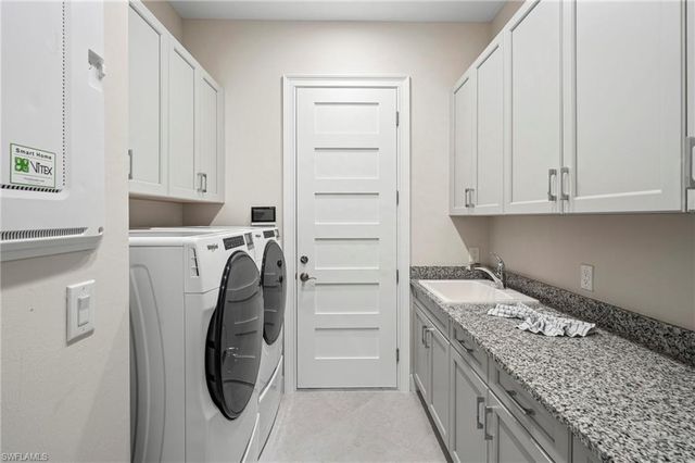 8795 Calypso CT, Naples, FL 34112