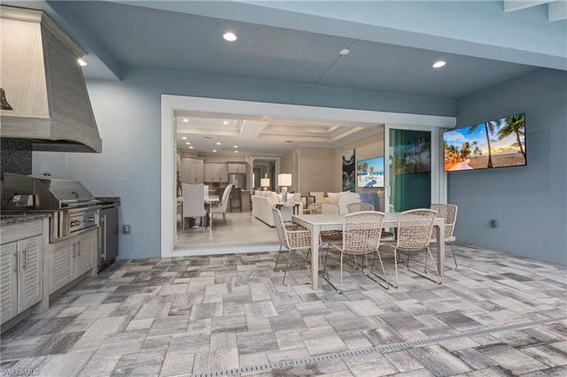 8795 Calypso CT, Naples, FL 34112