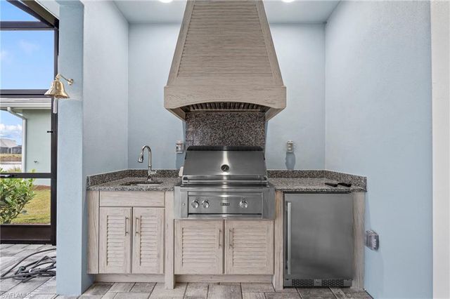 8795 Calypso CT, Naples, FL 34112