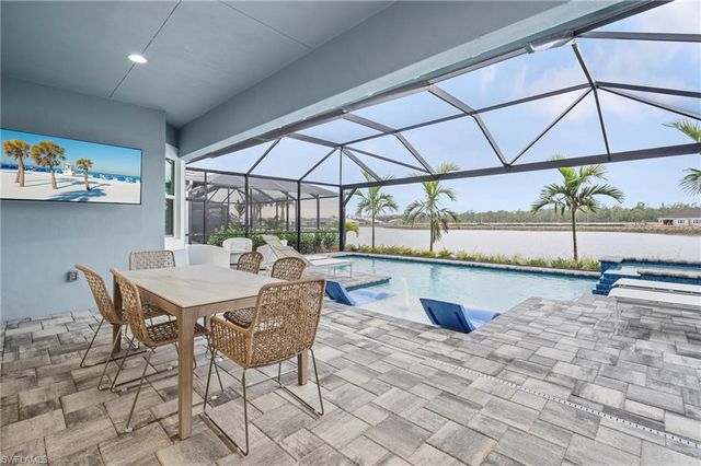 8795 Calypso CT, Naples, FL 34112