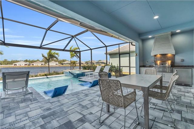 8795 Calypso CT, Naples, FL 34112