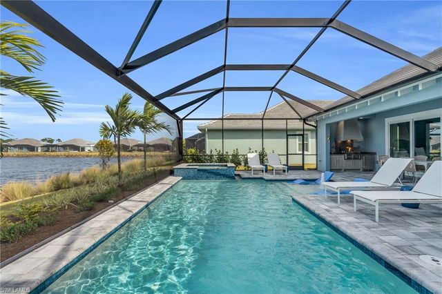8795 Calypso CT, Naples, FL 34112