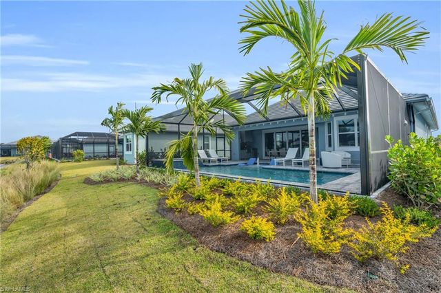 8795 Calypso CT, Naples, FL 34112