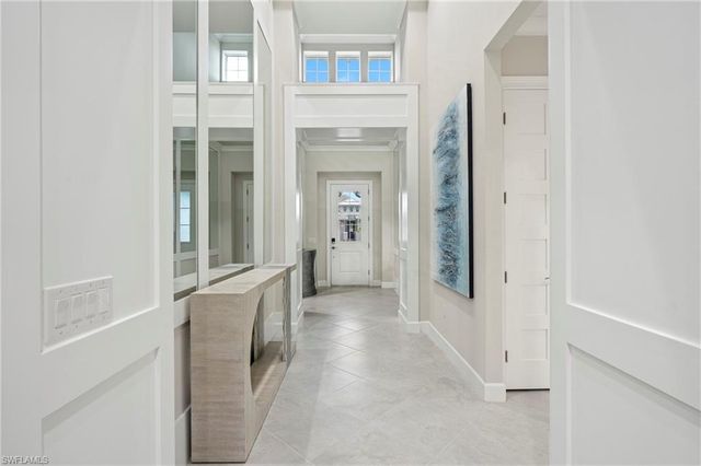8795 Calypso CT, Naples, FL 34112