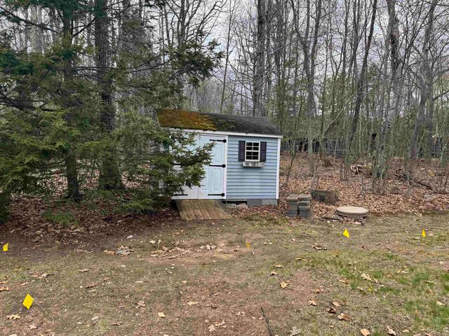12 Watson Hill Road, Raymond, NH 03077