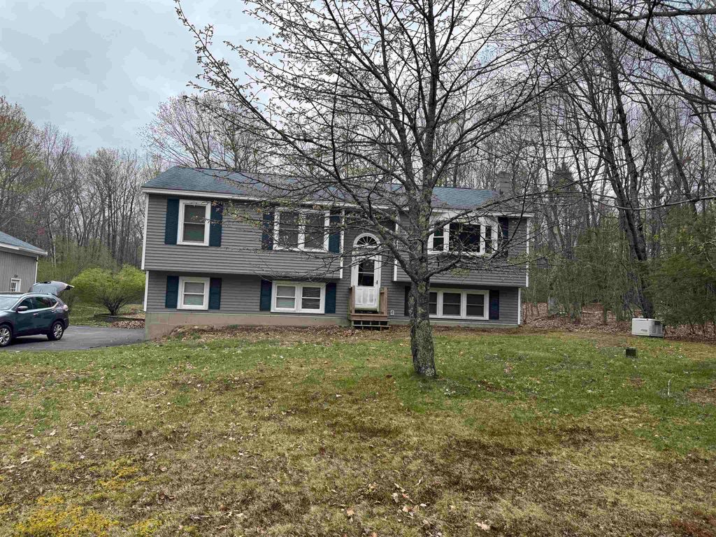 12 Watson Hill Road, Raymond, NH 03077