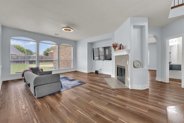 615 Lone Ridge Way, Murphy, TX 75094