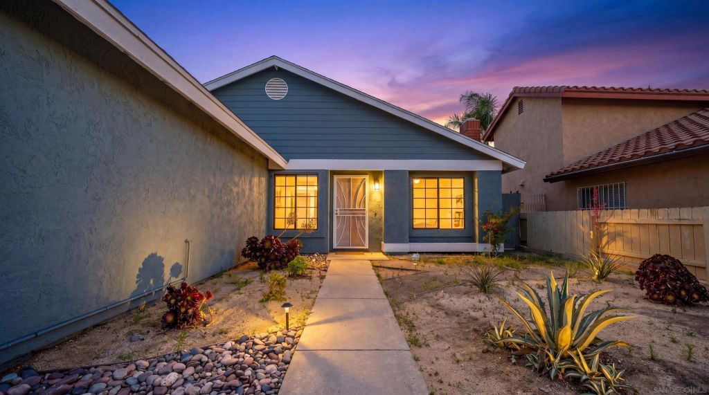 665 S Siena St, San Diego, CA 92114