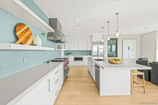 1505 Loring St, San Diego, CA 92109