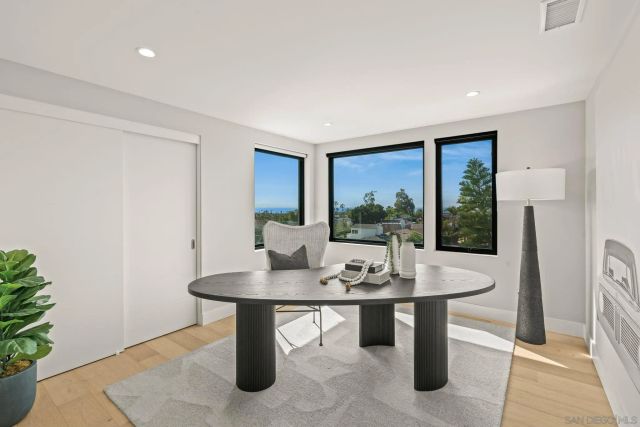 1505 Loring St, San Diego, CA 92109