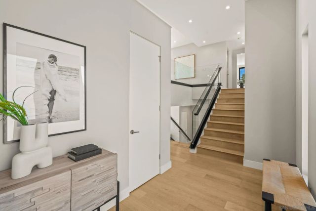 1505 Loring St, San Diego, CA 92109