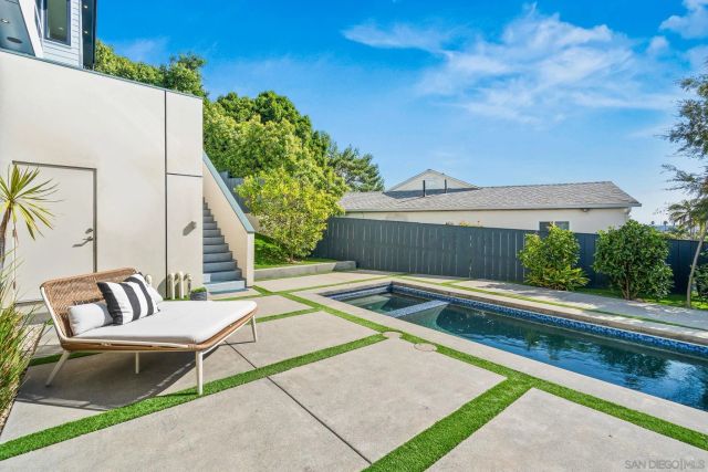 1505 Loring St, San Diego, CA 92109